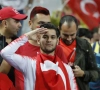 Une banderole pacifiste déployée lors de France-Turquie 