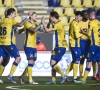 Aboubakary Koita (STVV) a signé le maillot d'un supporter en plein milieu du match contre OHL