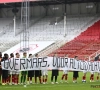 Banderole marquante des joueurs de l'Antwerp pour soutenir Marc Overmars : "Tout le monde au club se soutient comme un seul homme"