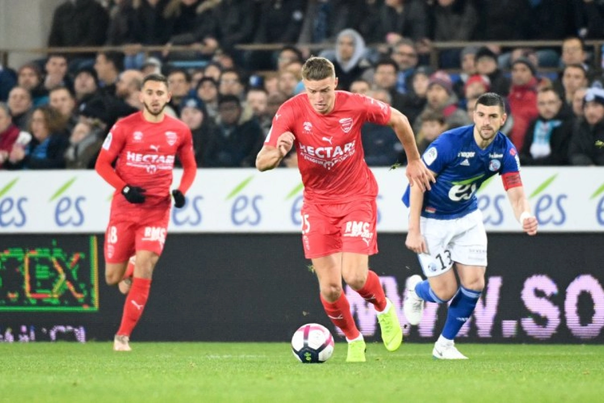 Ligue 1 : Nîmes et Baptiste Guillaume (buteur) renversent Nantes, Iseka partage face à Engels et Foket, Monaco perd deux points en fin de match