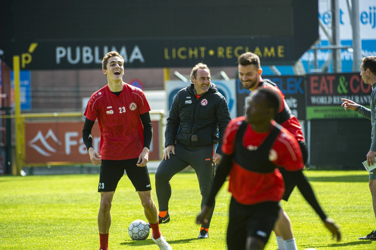 Yves Vanderhaeghe est sans emploi et regrette d'avoir refusé un club de JPL : "Mon orgueil est la seule raison"