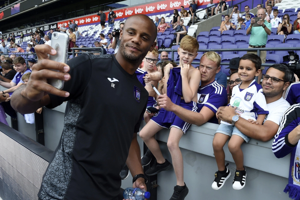 📷 Le(s) plus demandé(s) par les supporters d'Anderlecht à l'entraînement ouvert ? Devinez ...