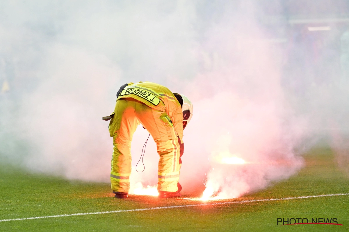 Pour le CEO de la Pro League, certains supporters "cachent les fumigènes dans leurs orifices corporels"