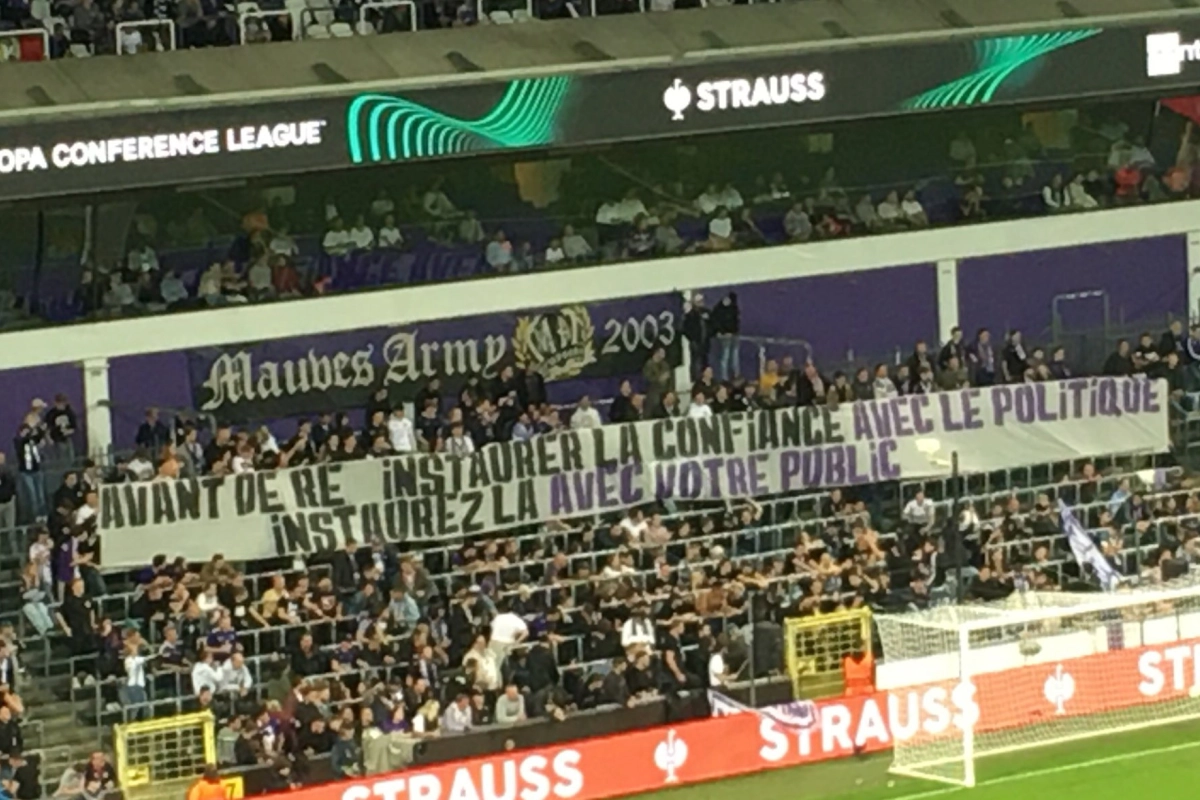 Les supporters d'Anderlecht avaient un message clair pour Wouter Vandenhaute