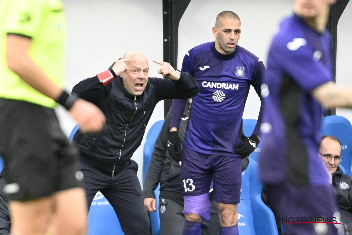 Brian Riemer a dû calmer la grosse colère d'un cadre lors de la défaite à Genk