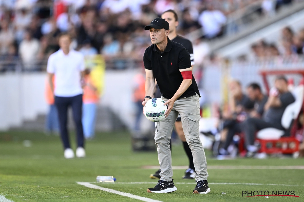 En grande difficulté, un coach de Pro League pointe du doigt sa direction : "Ils savent très bien ce que je leur ai dit !" 