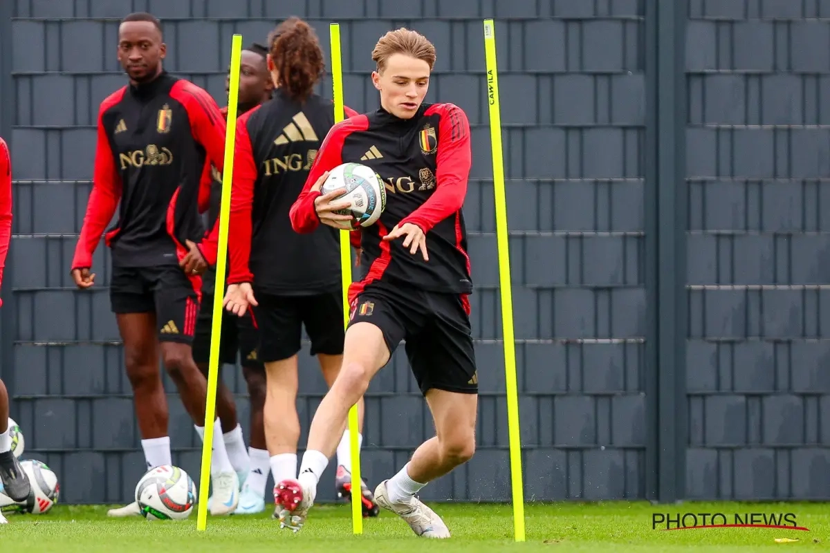 Le "futur meilleur défenseur belge" rejoint les Diables avec humilité et ambition : "Je sais qu'on m'a comparé à Beckenbauer et Kompany"