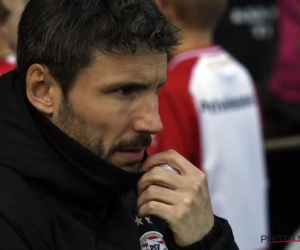 Van Bommel limogé et aussitôt remplacé par un membre du club