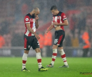 Les joueurs de Southampton et leur coach font un geste après le 0-9