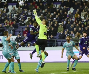 Solide derrière, imprécis devant : Anderlecht bute sur Charleroi 