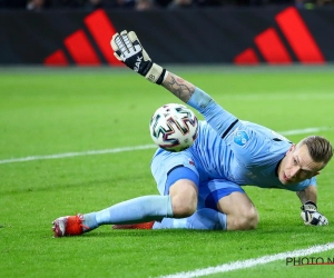 Marco Bizot, ancien gardien de Genk, en larmes après la victoire de l'AZ contre l'Ajax