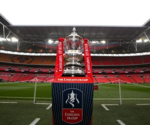 Le propriétaire de Manchester City a acheté la FA Cup ... littéralement