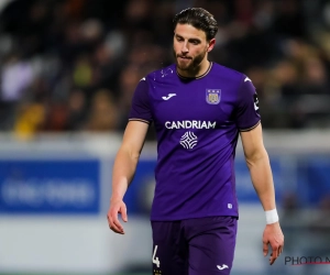 🎥 Décrié à Anderlecht, il s'offre l'un des buts de la saison en Angleterre