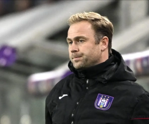 🎥 Le duel entre anciens entraîneurs d'Anderlecht marqué par une phase vidéogag en D1B : "Comme un black-out"