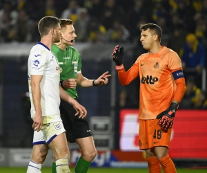 Moris, pas comme Schmeichel ? "Il faut bien la placer"