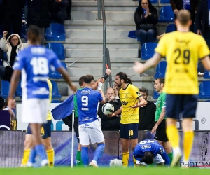 "Mes coéquipiers m'ont dit de m'allonger au sol" : vraiment méritée, cette rouge de Christian Burgess contre le Racing Genk ?