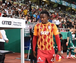 📷 La célébration...un poil provocatrice de Michy Batshuayi après la victoire de Galatasaray sur Besiktas 