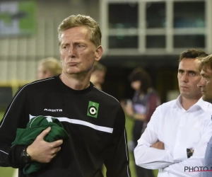 🎥 "C'est un héros" : un ancien joueur et entraîneur de Pro League sauve 16 enfants dans un bus en panne sur un passage à niveau