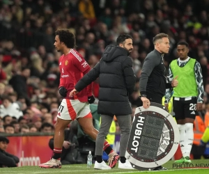 🎥 Rarement Old Trafford a autant sifflé à l'unisson : le geste de Joshua Zirkzee qui rend fous les supporters de Manchester United