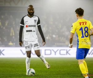 🎥 Didier Lamkel Zé évoque son rôle de grand frère et la première sanction de Felice Mazzu : "Je suis arrivé une fois en retard et..."