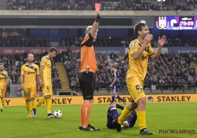 Dierick: "Je ne comprends pas pourquoi je n'ai pas sifflé ce penalty"