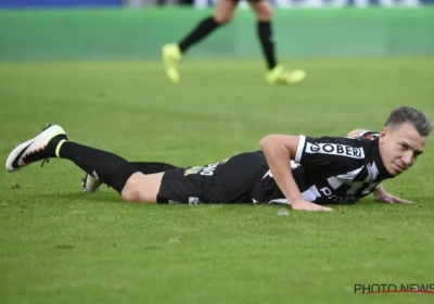 Clément Tainmont montre son mollet meurtri: "Il y a penalty"