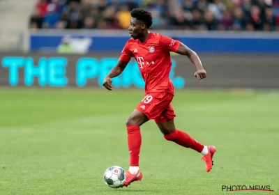 Alphonso Davies se moque ouvertement de Maguire