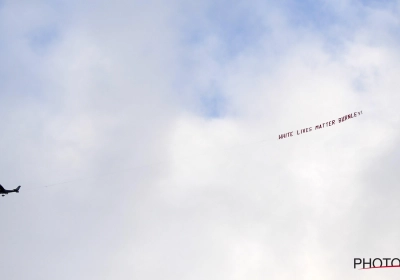 🎥 Une banderole "White Lives Matter" survole le stade pendant Burnley - Manchester City