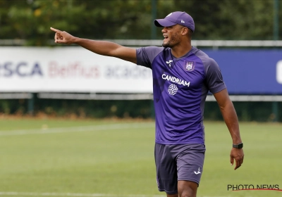 Kompany arrête sa carrière et prend place sur le banc d'Anderlecht !!! 