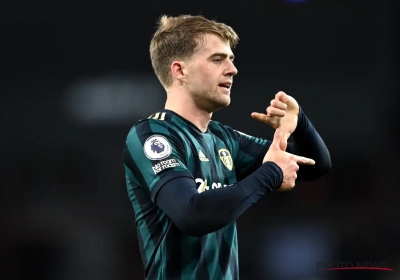 🎥 Un Bamford puissance 3 offre une belle victoire à Leeds contre Aston Villa