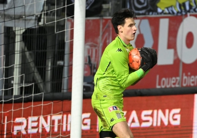 Rémy Descamps a retrouvé sa place dans les buts carolos: "Quand on a deux bons gardiens..." 