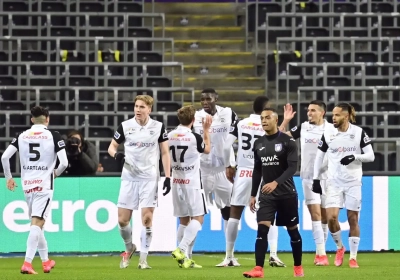 Fin du rêve pour Anderlecht, Genk rejoint le Standard en finale 