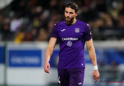 🎥 Décrié à Anderlecht, il s'offre l'un des buts de la saison en Angleterre