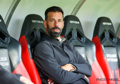 Ruud Van Nistelrooy met ses joueurs au défi après la victoire du PSV face à Zurich