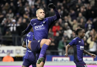 L'arbitre a dû calmer Islam Slimani, comme un peu trop souvent 