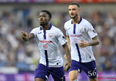 Était-ce le cadeau d'adieu d'Amuzu ? Anderlecht ne fléchit pas