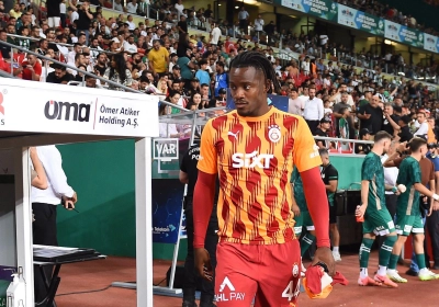 🎥 Michy Batshuayi veut saluer ses anciens équipiers... mais un joueur de Fenerbahçe lui tourne ouvertement le dos