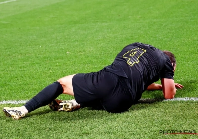 📷 Ce joueur de l'Union craque après un jet de bière : il adresse un geste obscène aux supporters du Standard !