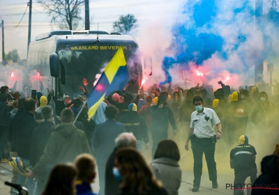 "C'est du jamais vu" : la police stupéfaite par le déferlement de violence après le retour d'un derby historique du foot belge