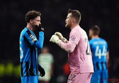 Grosses critiques contre un joueur de Genk, qui s'est fait surprendre par... la blague de Maxim De Cuyper : "Il aurait pu le piétiner dans les tribunes si besoin"