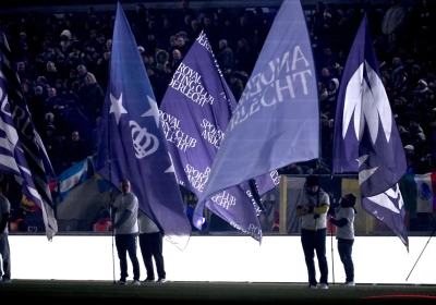 🎥 Un invité spécial au Lotto Park : les joueurs d'Anderlecht l'adorent