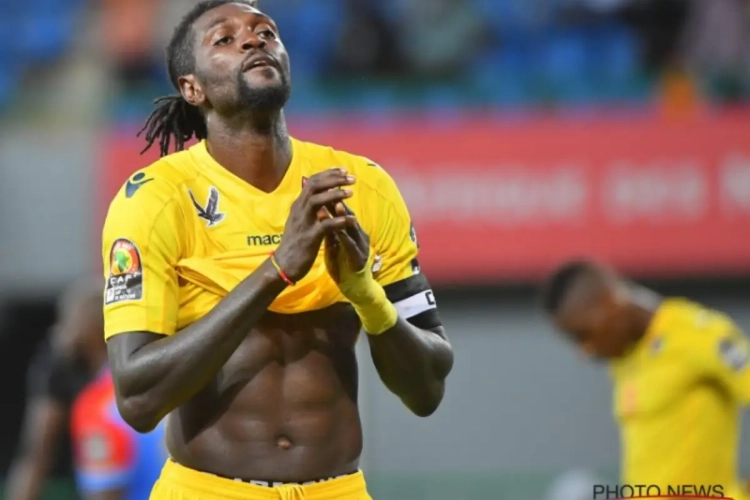 Emmanuel Adebayor quitte déjà le Paraguay et est à nouveau libre