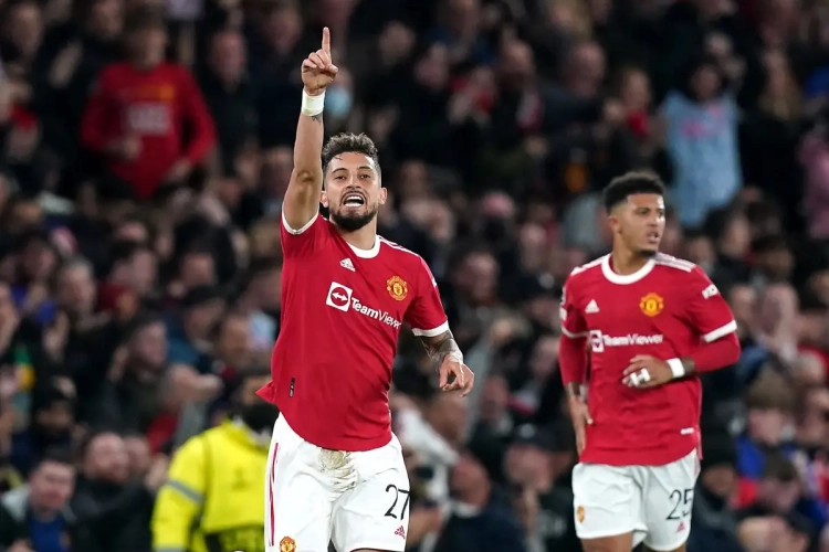 🎥 L'énorme missile d'Alex Telles pour Manchester United a fait exploser Old Trafford