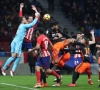 Diego Godin perd trois dents dans un duel avec le gardien de Valence (vidéo)