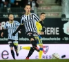 Le médian de Charleroi Gaëtan Hendrickx va vendre un maillot du Sporting Charleroi aux enchères