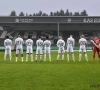 Les joueurs d'Eupen protestent avant le coup d'envoi