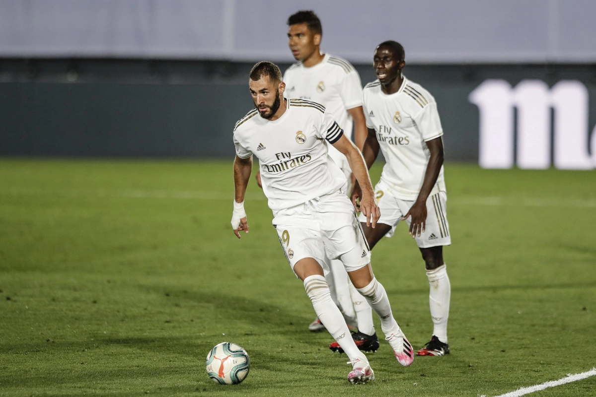 🎥 Liga : Le Real Madrid fait un grand pas vers le titre grâce un très bon Courtois, la Real Sociedad s'impose à Villarreal