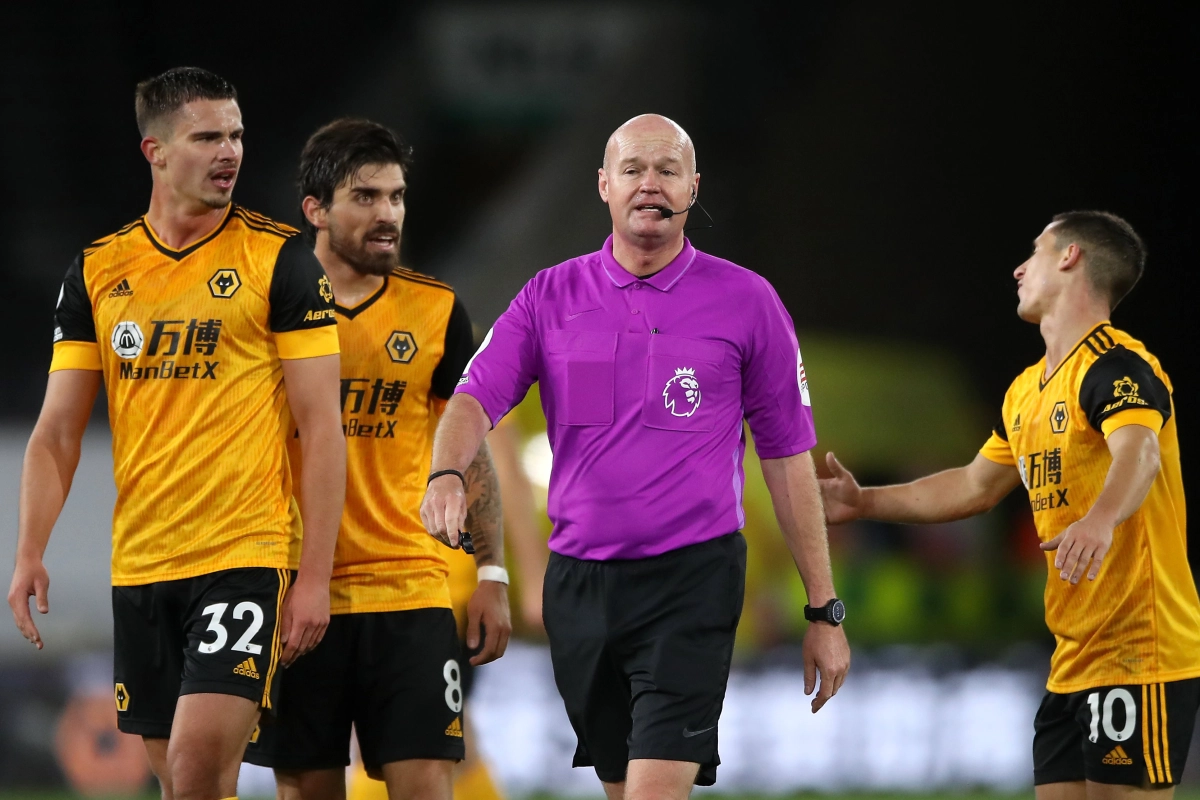 🎥 Match serré, expulsions et un résultat qui coûte cher aux Wolves de Leander Dendoncker