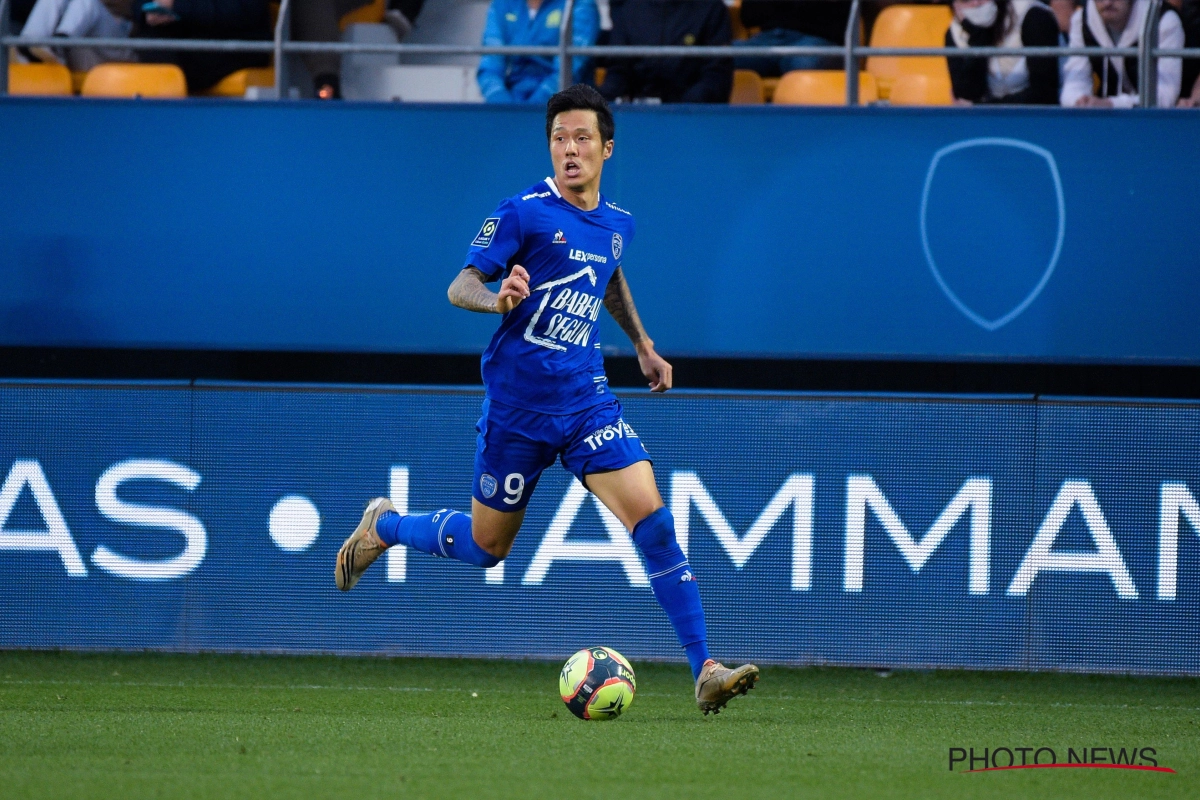 La Ligue 1 marche sur la tête: après des propos racistes dans un stade vide, Longoria s'excuse