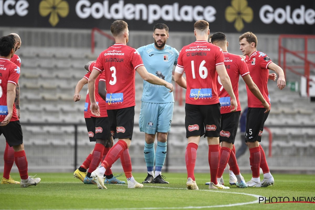 🎥 "Les bras le long du corps..." : le RWDM enrage après une décision arbitrale controversée face au Club NXT 